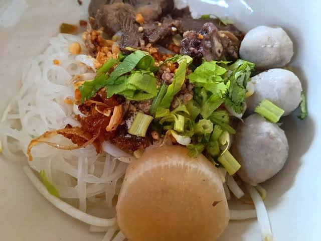 เส้นเล็กเนื้อเปื่อยแห้ง