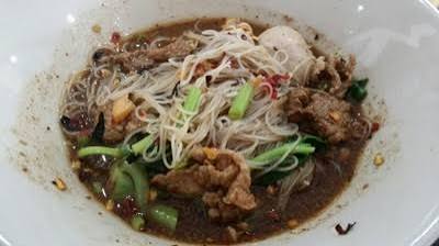 เส้นหมี่หมูน้ำตก