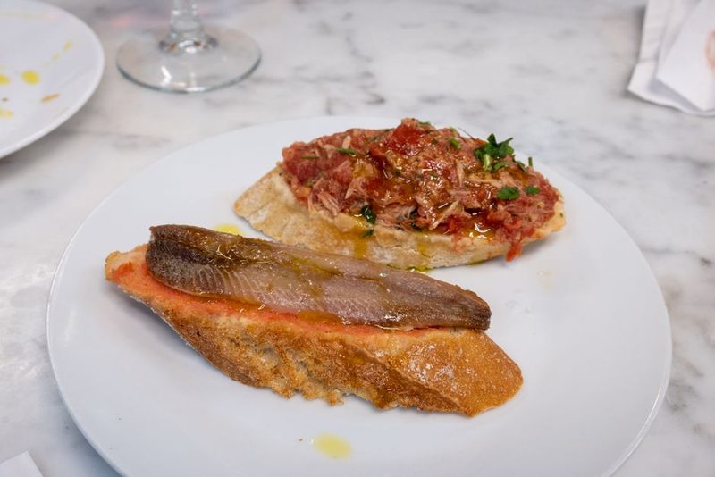 Pan con Tomate